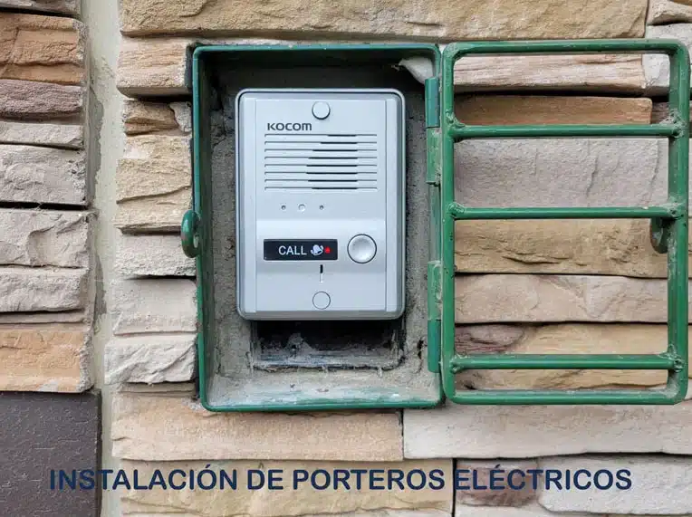 Instalación de portero eléctrico en conjunto residencial en Quito